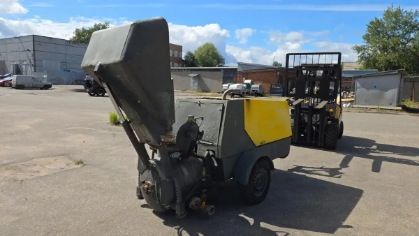 Пневмонагнетатель прицепной (растворонасос) Putzmeister M740 DB, 2000 , 05464